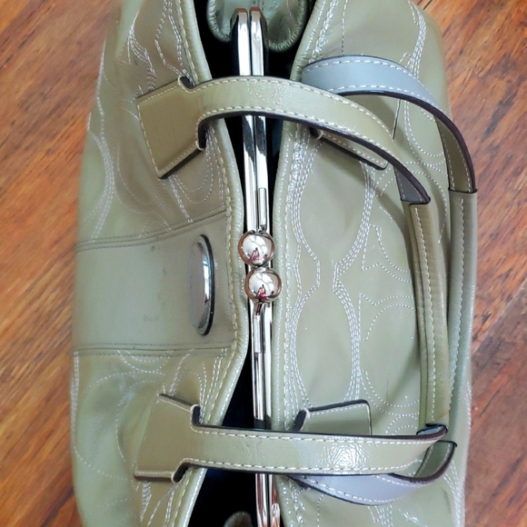 Coach F15658 signature kiss lock carryall never full olive green stiched pattern - Picture 4 of 13